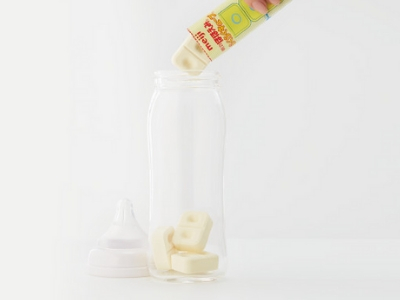 Meiji Hohoemi, a Japanese baby formula that comes in handy cubes